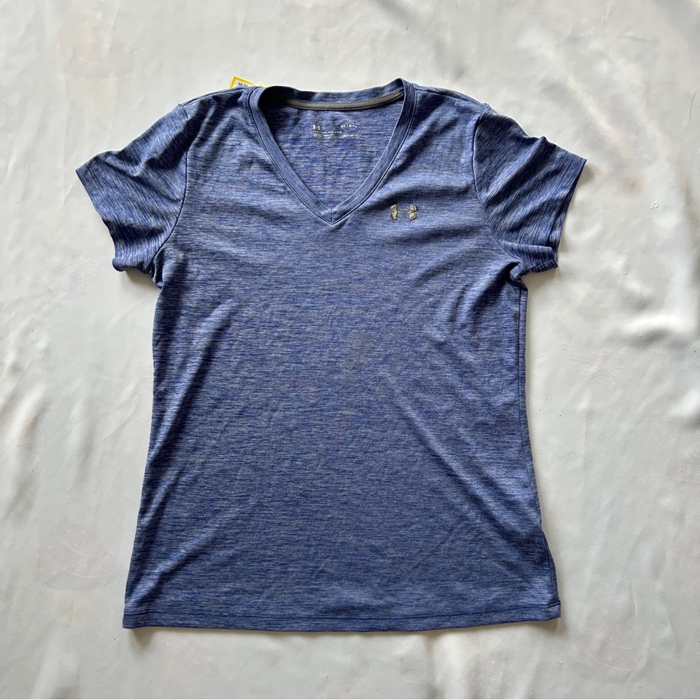 NWT Medium Under Armour Blue Tshirt Athletic Logo Gym Casual Sport V Neck